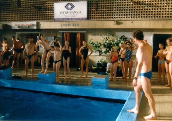 Bazén 2000
